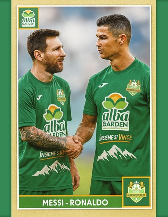 Scommettiamo che questa vi manca!

Quando vedi Ronaldo e Messi con la maglia del Marsicovetere, hai due opzioni:
1️⃣ Stai sognando
2️⃣ È tornato Albagarden sponsor ufficiale! 💚

Ma tranquilli tifosi…
Non servono loro per fare grande una squadra. Serve uno sponsor che ci crede. E anche quest’anno, Albagarden è con voi! 🙌

📅 SABATO A VILLA D’AGRI c’è una grande sorpresa per tutti i tifosi dell’@asdmarsicovetere! (No, non è un colpo di mercato 😅 👉 è la presentazione ufficiale della nuova maglia 2025/2026 👕🔥)

Vi aspettiamo:
 📆 Sabato 20 Settembre
⏰ Ore 16:00
🏟️ Stadio F. Sanchirico
📍 Villa d'Agri di Marsicovetere (PZ)
 #Albagarden #asdmarsicovetere #AIgenerated
